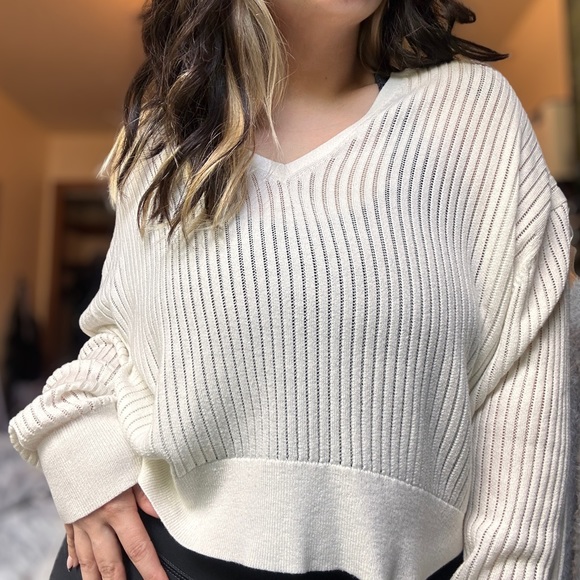express dark academia white ribbed v neck cropped sweater oversized long sleeve - Picture 2 of 5